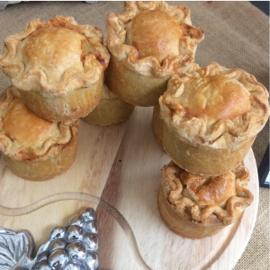 KellyBronze Turkey and Leek Pies (feed 1 - 2 people)